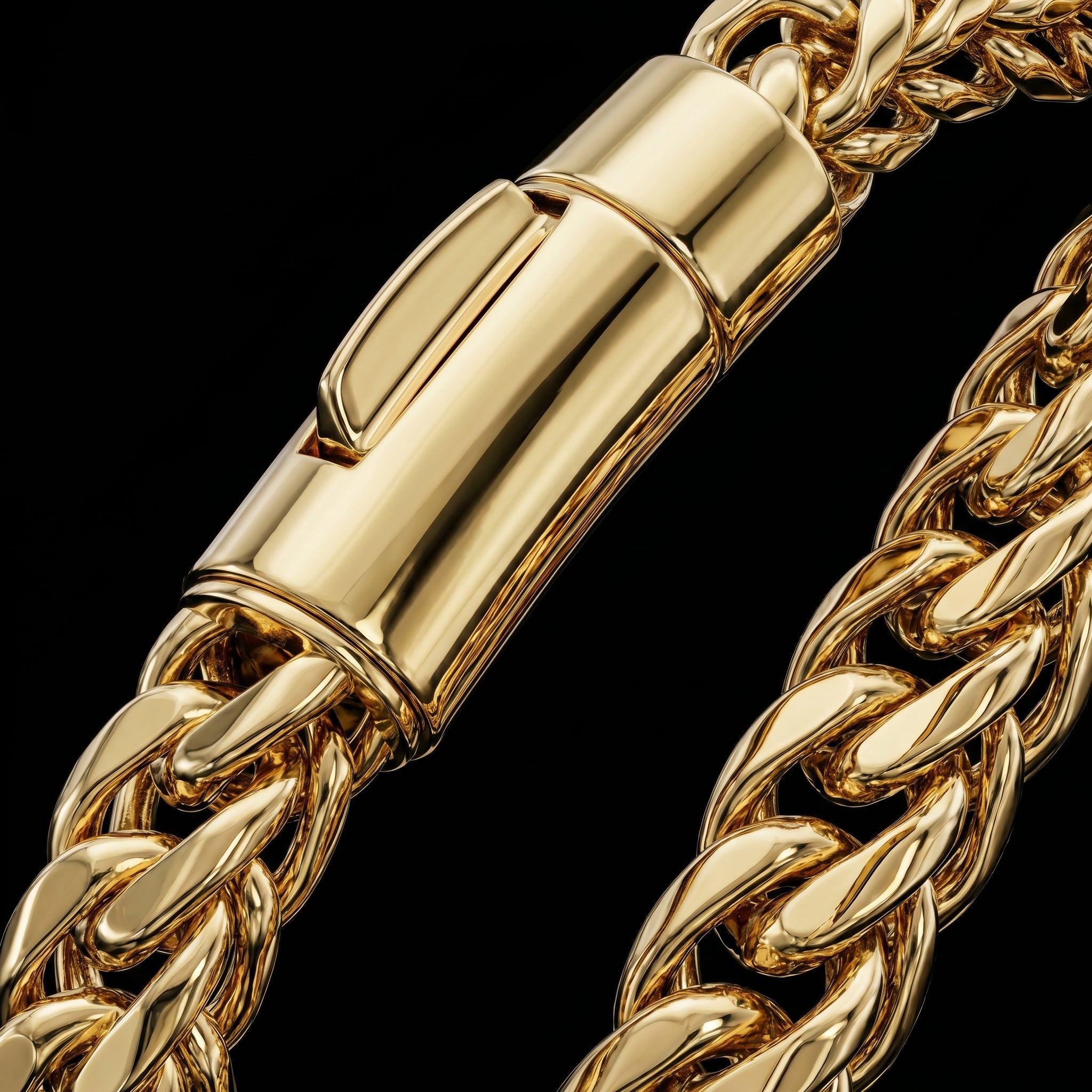 Royal Cuban Link Bracelet with magnetic lock – length 8.12 inch and width 6 mm